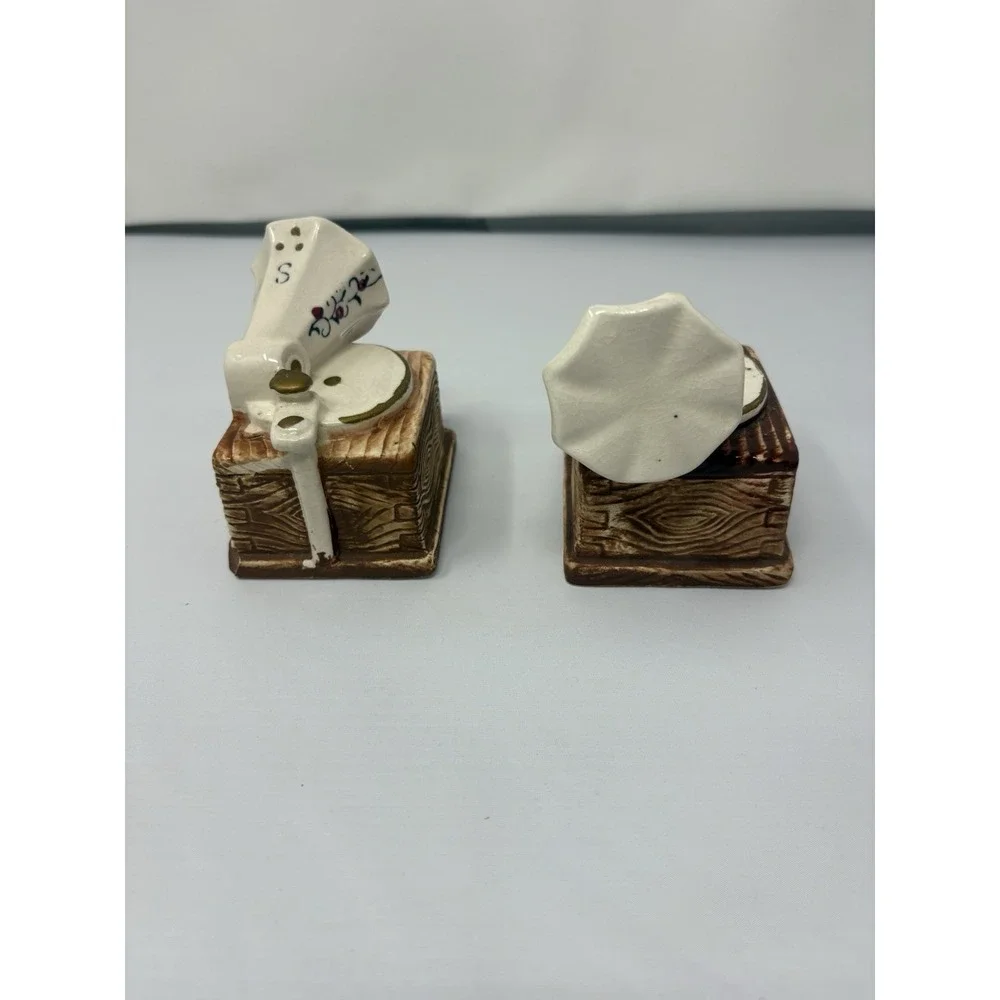 Vintage 1950's Phonograph Record Players Salt and‎ Pepper Shakers Japan MCM Gran